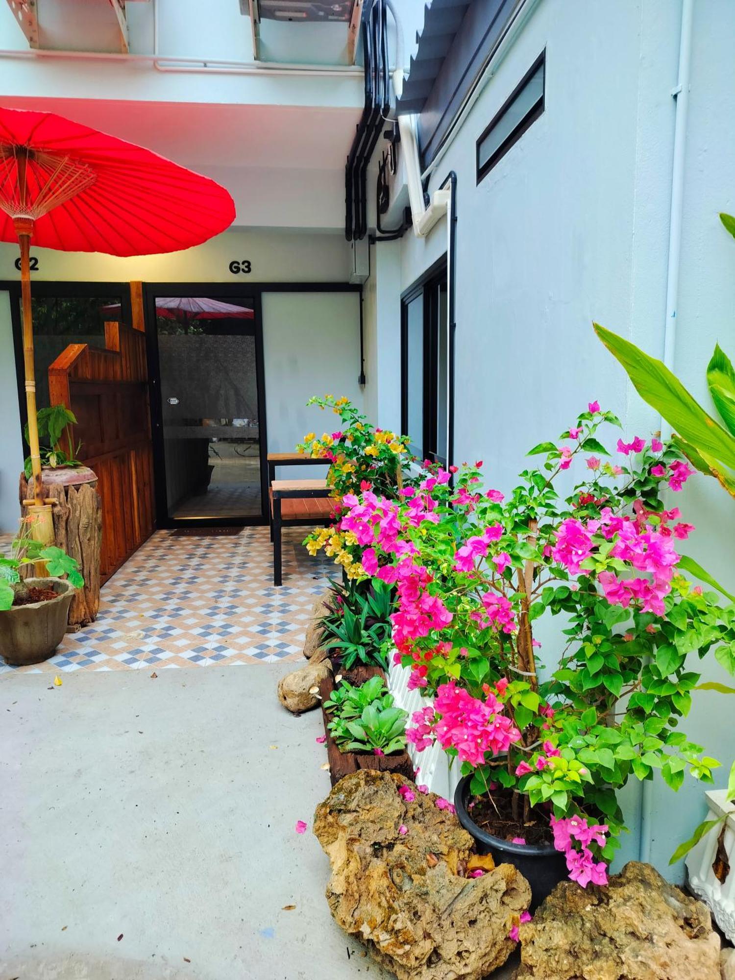 Aparthotel Oldy De Garden Chiang Mai Esterno foto